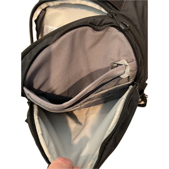 The North Face Borealis Black Backpack - Picture 4 of 6